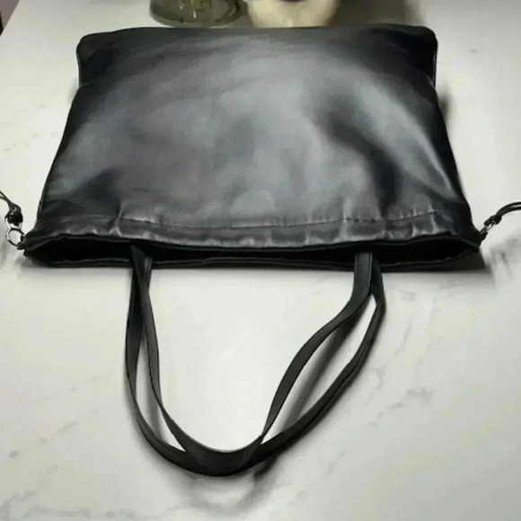 🔥🔥Christian Louboutin Mouchara Black Leather Tote Shoulder Bag BRAND NEW! - Picture 9 of 16